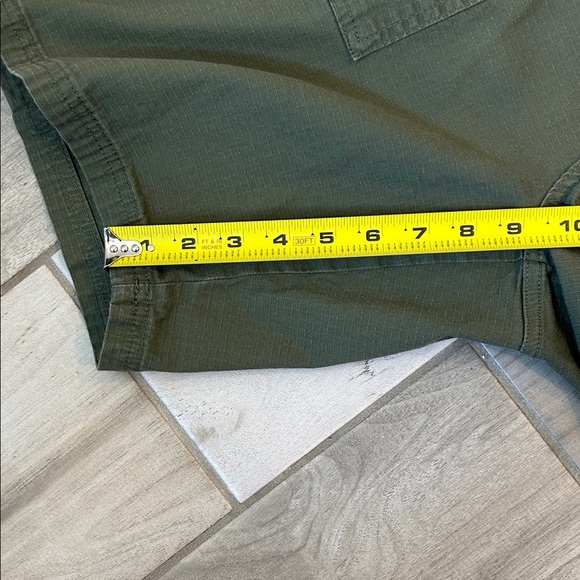 Weatherproof Men's Cargo Shorts in Forest Green - Picture 8 of 8